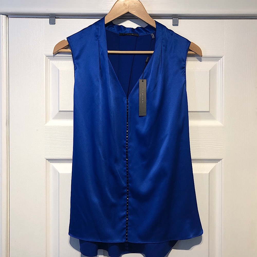New, size M, Tahari blouse